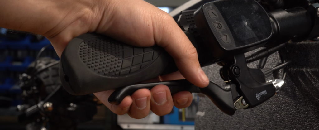 Положение подвижной тормозной колодки