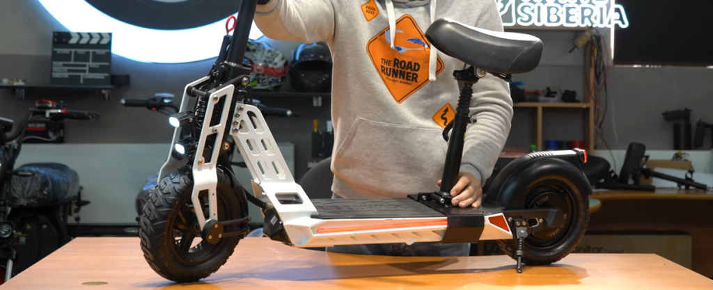 Люфт в складном механизме электросамоката TAIGA