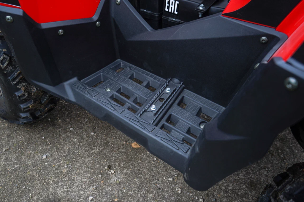 Боковой вид электроквадроцикла