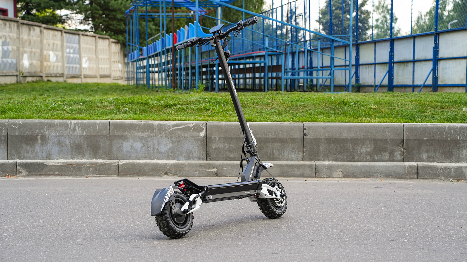 Электросамокат WHITE SIBERIA NERPA LIMITED 2026
