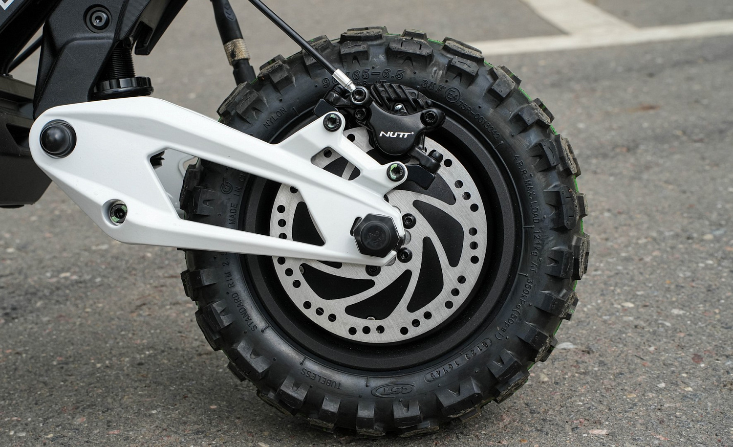 Электросамокат WHITE SIBERIA NERPA LIMITED 2026